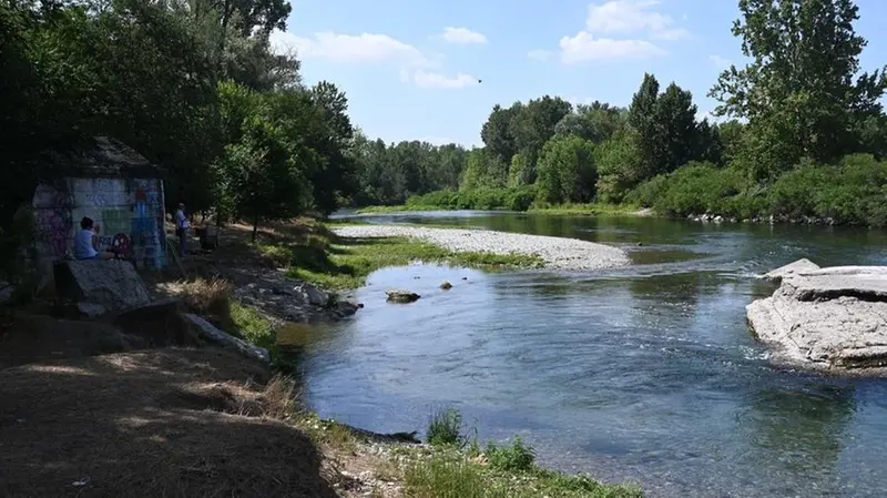 L’Oglio all’altezza dell’Oasi del pensionato di Orzinuovi, uno dei luoghi caratteristici della socialità fluviale - Foto Gabriele Strada Neg © www.giornaledibrescia.it