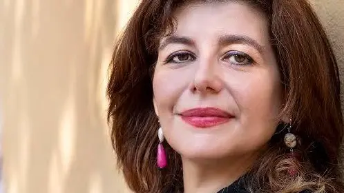 L’autrice Silvia Stucchi ha pubblicato «Lady dal fiocco blu?» - © www.giornaledibrescia.it