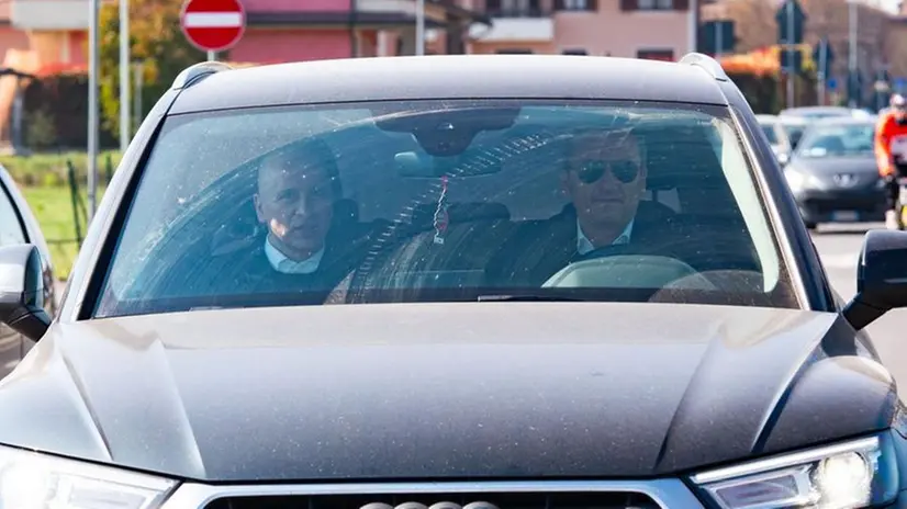 Eugenio Corini e Francesco Marroccu in auto insieme - Foto New Reporter Papetti © www.giornaledibrescia.it