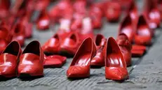 Scarpe rosse. Il simbolo della lotta contro la violenza sulle donne