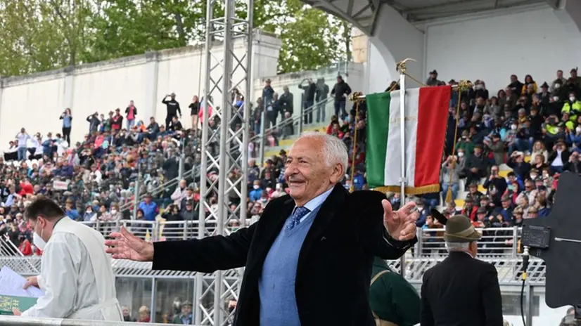 Al Romeo Neri la Messa. Mogol ha diretto le 33 fanfare