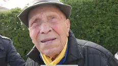 Giovanni Alutto, 105 anni, all'Adunata degli Alpini di Rimini - Foto Ansa © www.giornaledibrescia.it