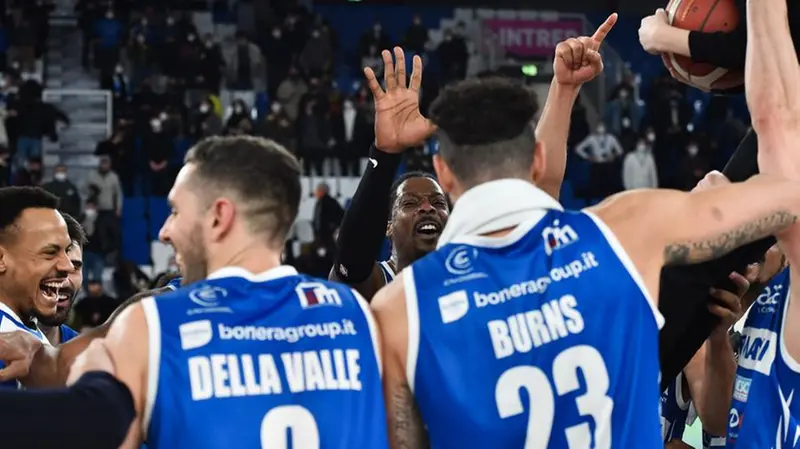 Un'immagine del match di regular season tra Germani e Dinamo Sassari