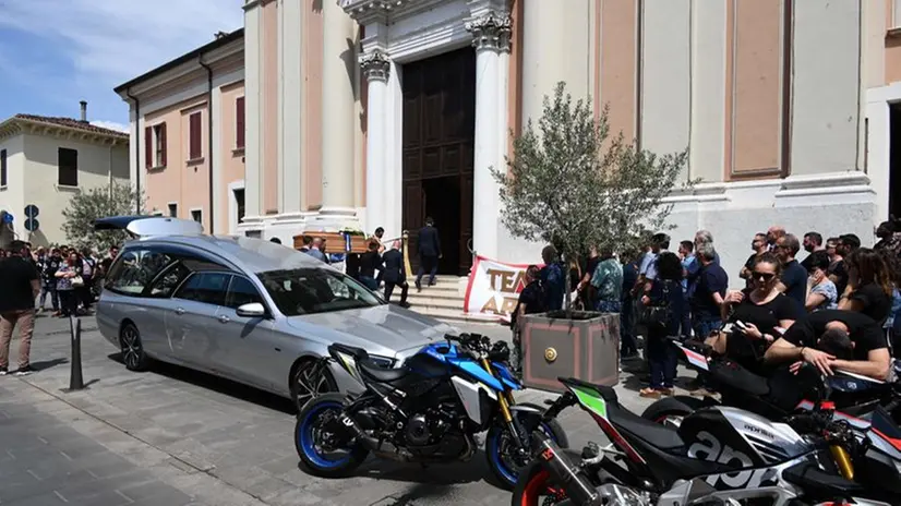 Il funerale di Mauro Favalli