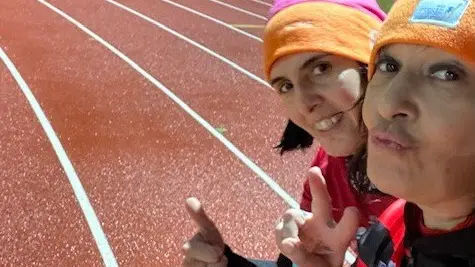 Le due atlete bresciane corrono anche in pista