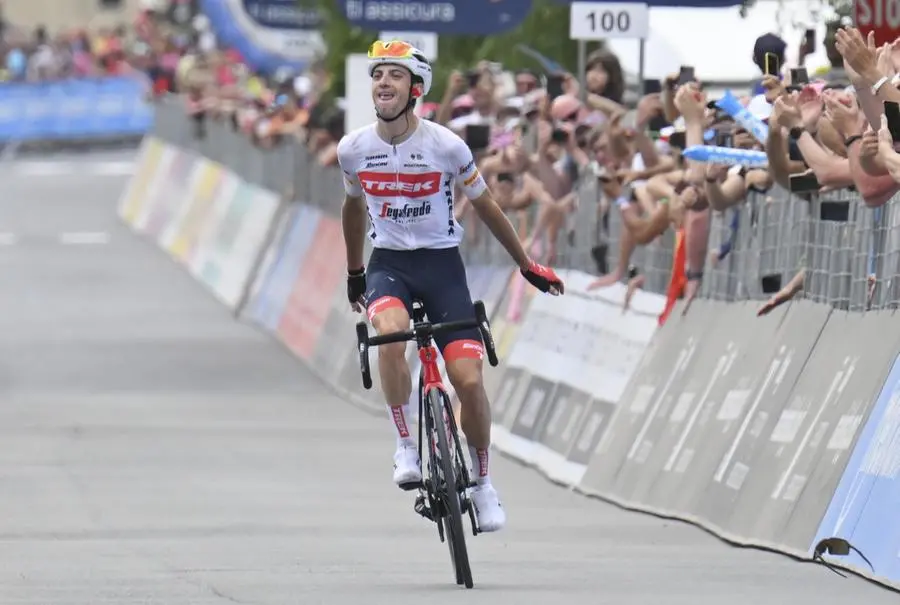 Giro d'Italia, terzo successo di carriera nella corsa rosa per Giulio Ciccone