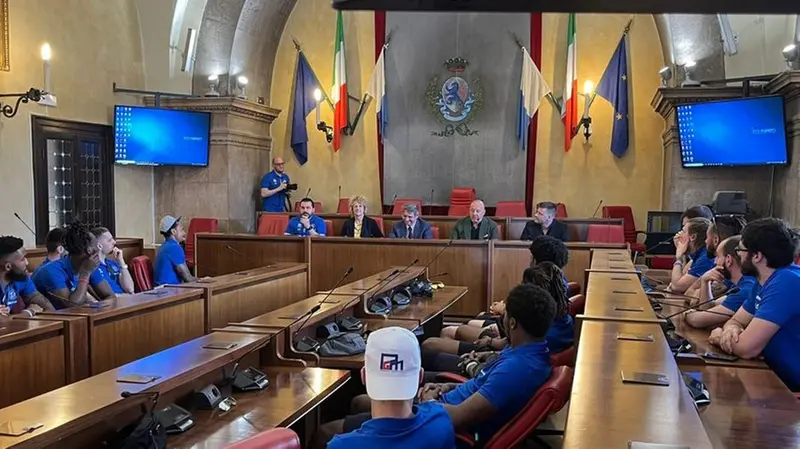 La Pallacanestro Brescia in sala consiliare
