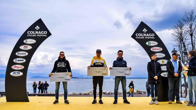 Colnago 2022, le premiazioni del medio e il taglio della torta