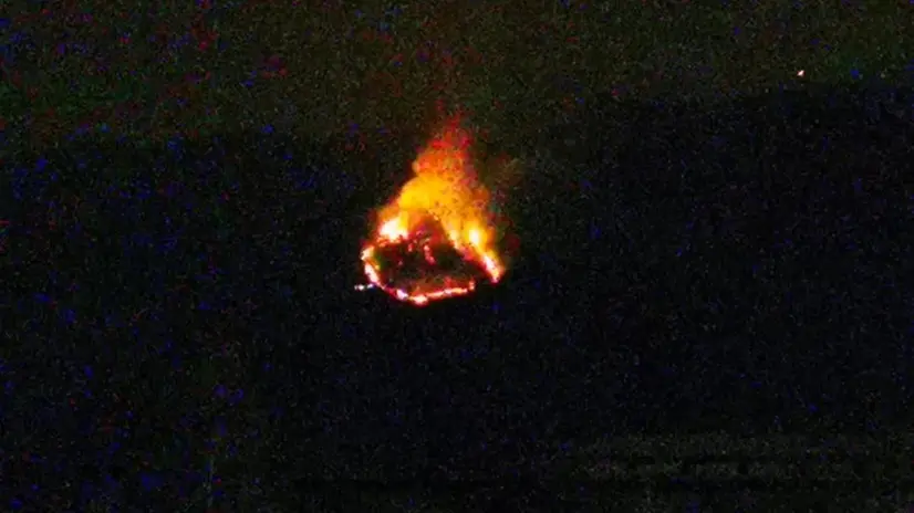 L'incendio in Maddalena nelle foto inviate dai nostri lettori da Mompiano