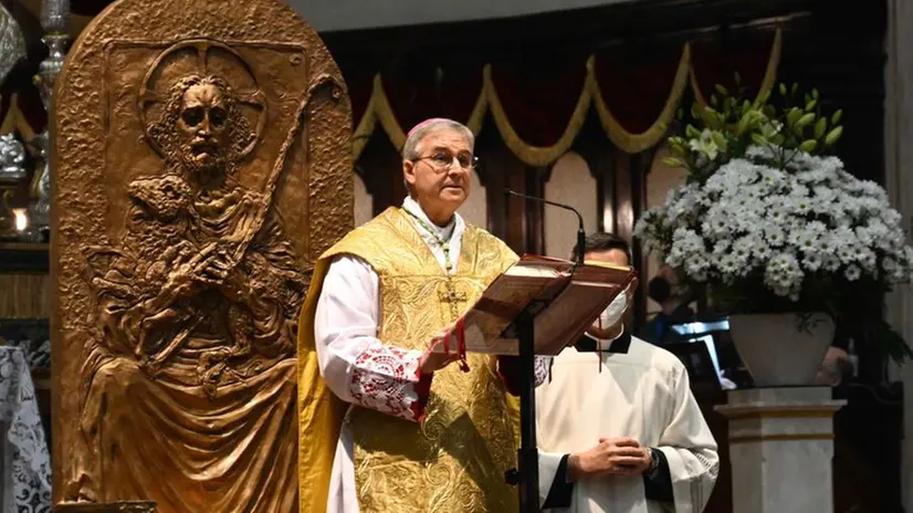 La messa pontificale in Duomo, celebrata da mons. Tremolada