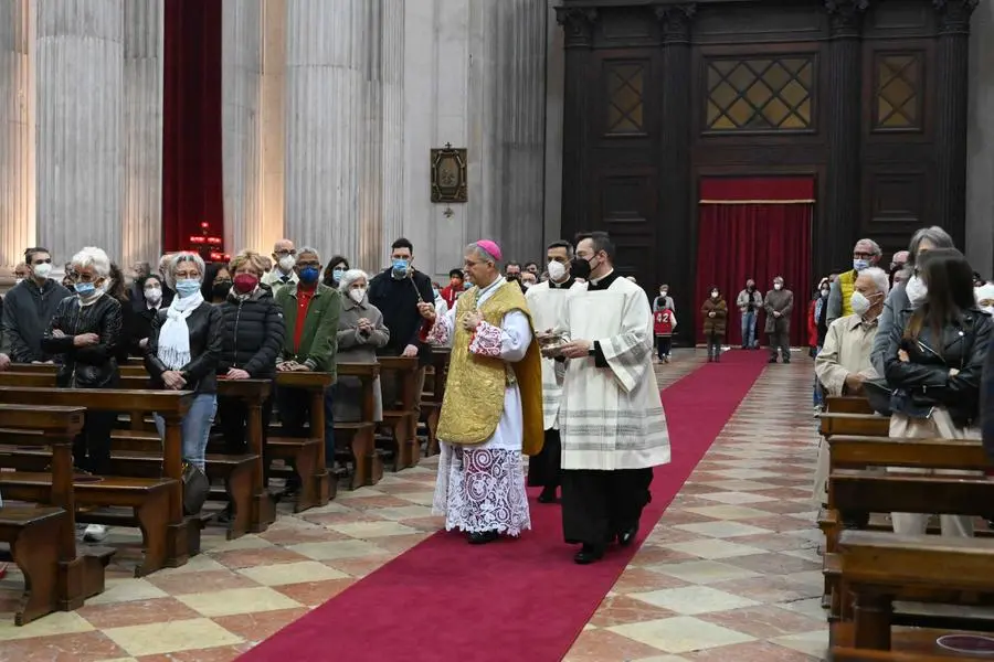 La messa pontificale in Duomo, celebrata da mons. Tremolada