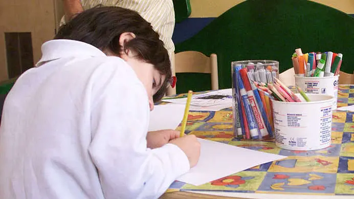 In ospedale sono allestiti appositi spazi destinati alle attività dei piccoli pazienti - © www.giornaledibrescia.it