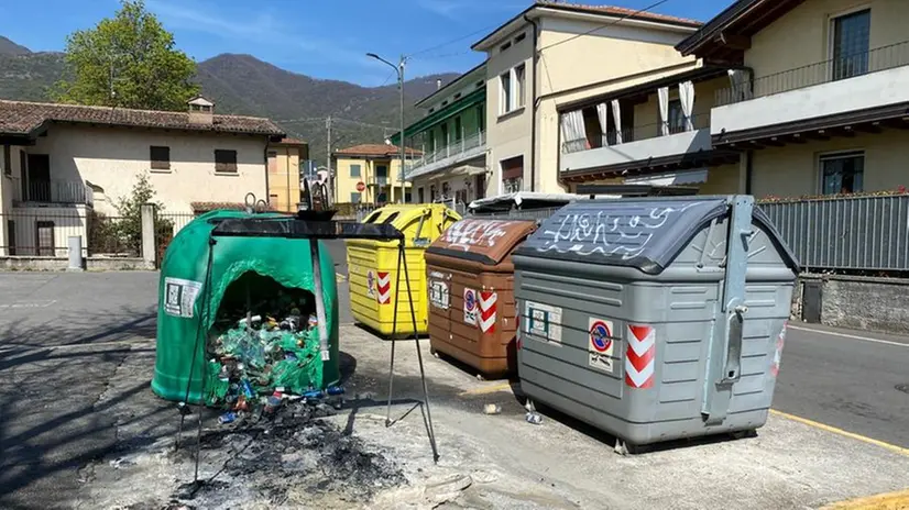 I cassonetti bruciati