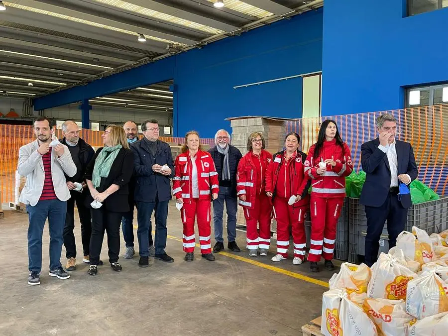 La Croce Rossa di Brescia con il sindaco Del Bono e l'assessore Fenaroli