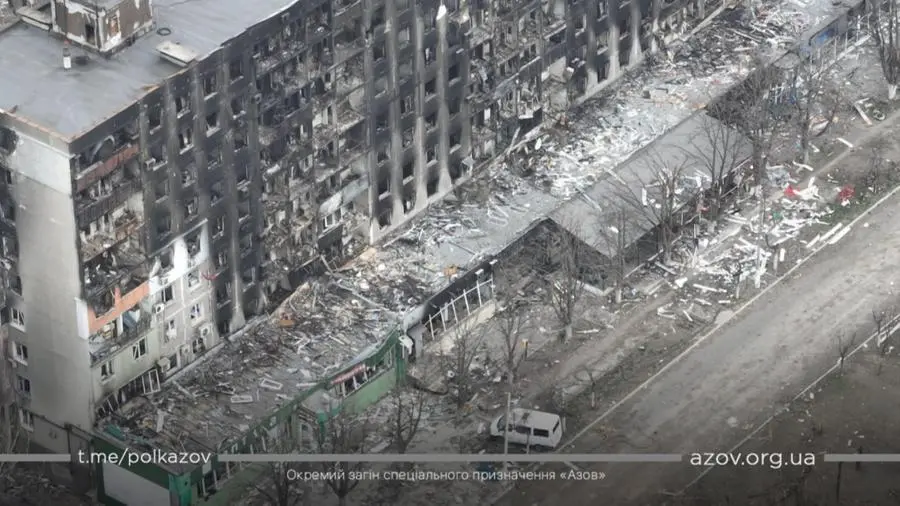 Guerra in Ucraina, immagini di Mariupol devastata dalle esplosioni