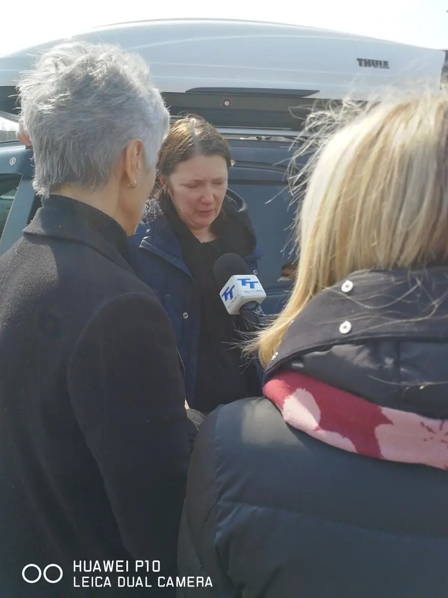 L'arrivo del pullman di Arriva con 32 profughi dall'Ucraina