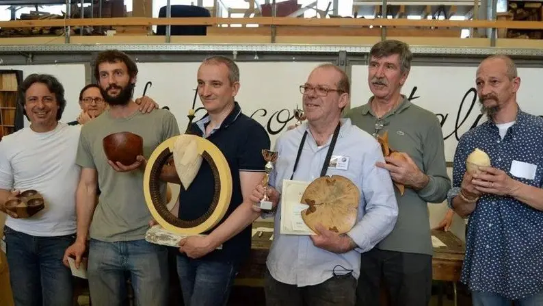 La manifestazione «Bosco italiano» richiama artisti del legno da tutta Italia