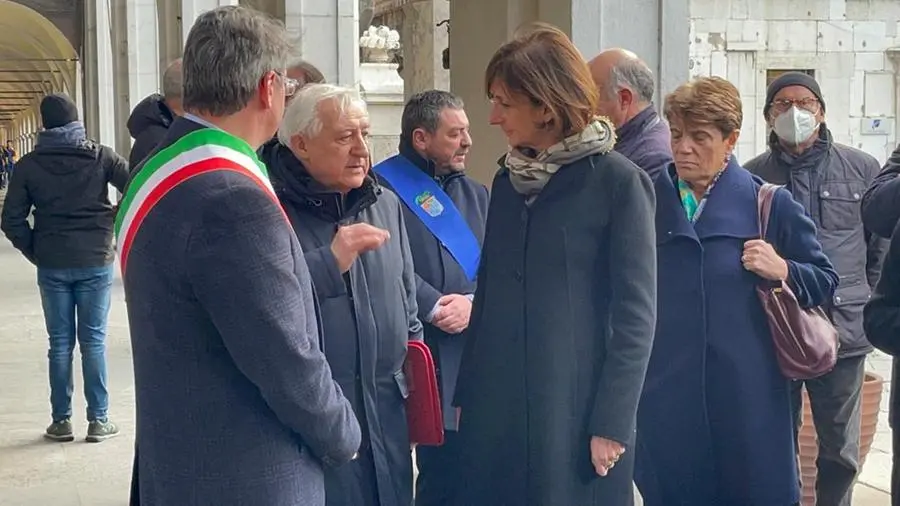 Il ministro Marta Cartabia rende omaggio alle vittime della Strage di piazza della Loggia