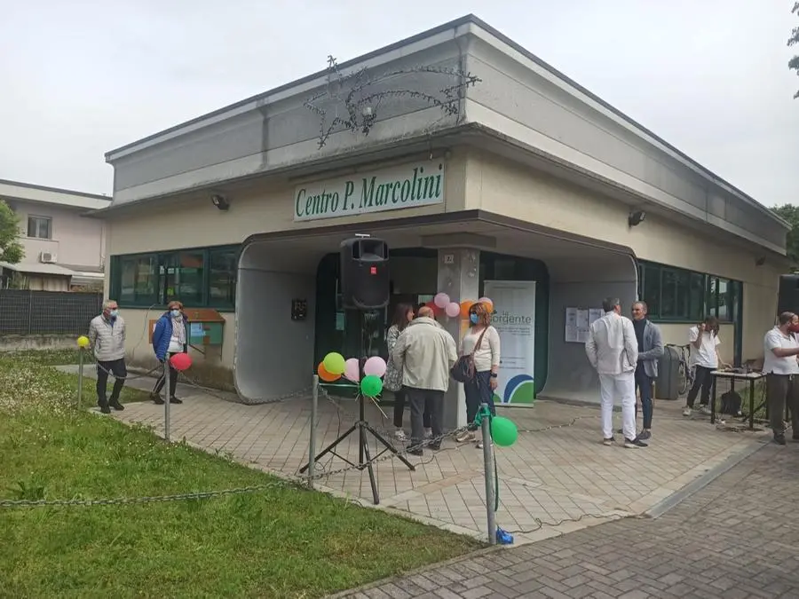 Taglio del nastro per l'inaugurazione del Centro Marcolini a Montichiari