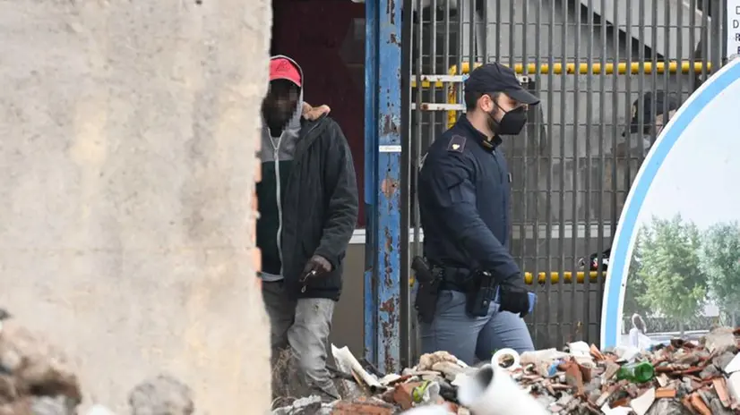 L'intervento di sgombero all' ex Ideal Standard