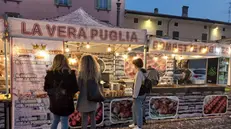 Piazza Cavour animata dal Rovato Street Food