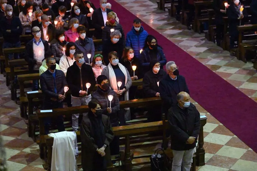 La Veglia pasquale in Duomo celebrata da monsignor Tremolada