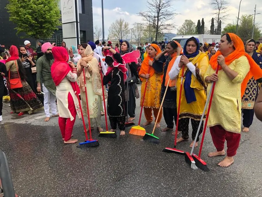 MIgliaia di persone per la manifestazione sikh in città di sabato 16 aprile