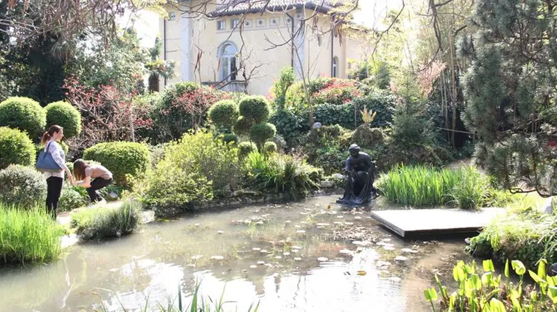 La scultura «L’acqua» di Renoir al giardino Heller di Gardone