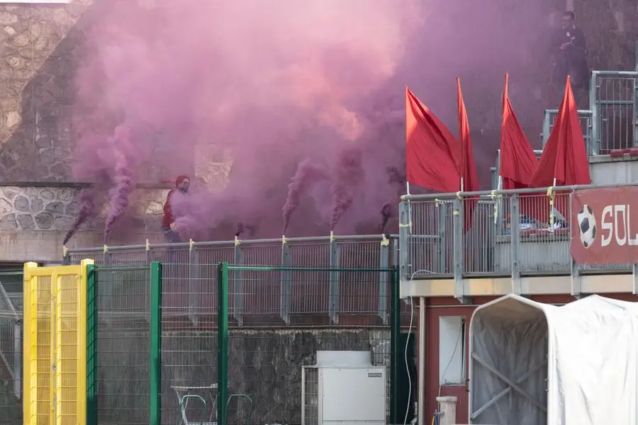 Il derby allo stadio Tassara tra Breno e Desenzano Calvina