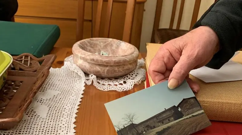 Alcuni degli scatti che il fotografo conserva nel suo archivio - © www.giornaledibrescia.it