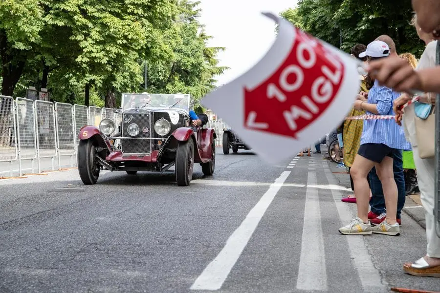 Un passaggio dell'edizione 2021 della Mille Miglia - Foto New Reporter Nicoli © www.giornaledibrescia.it