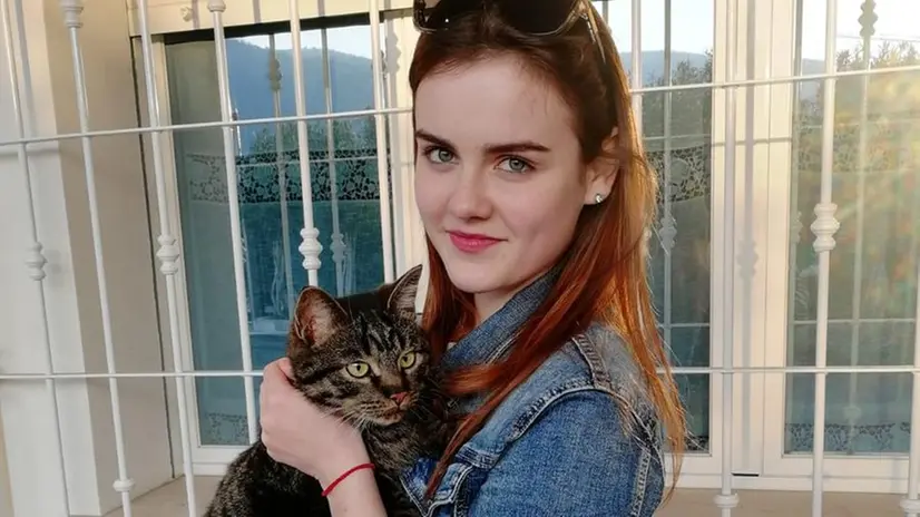 Masha con il suo gatto Lucas