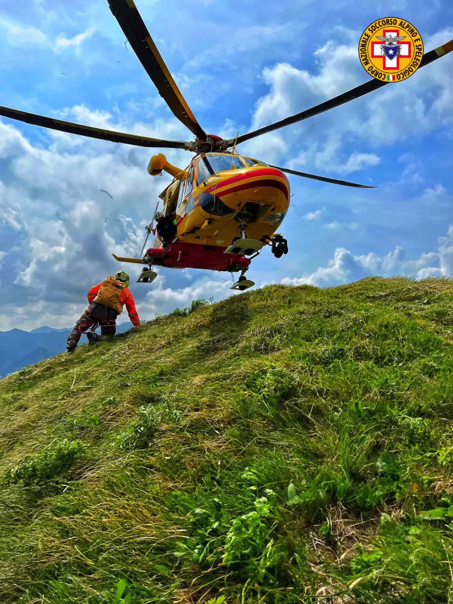 Nuova eliambulanza, Soccorso Alpino in addestramento a Caregno