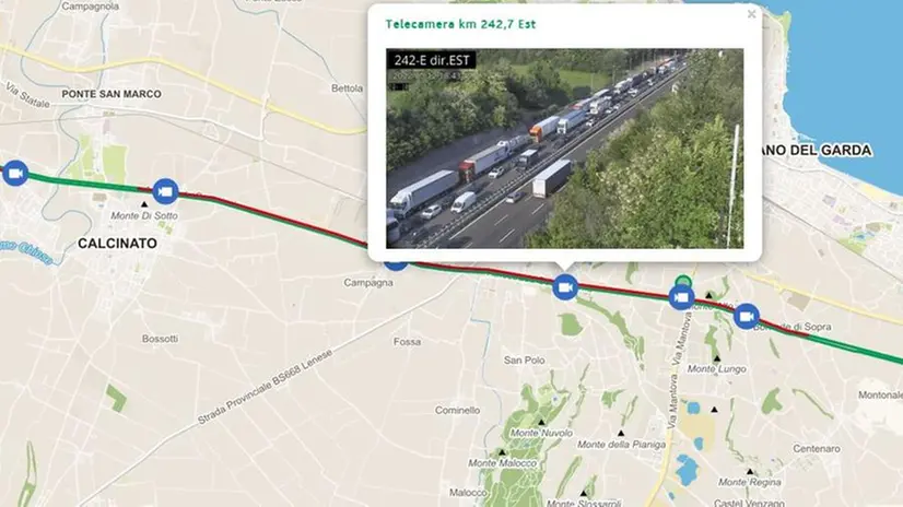 Veicoli in coda sull'A4 ripresi da una delle webcam della società Brescia-Padova - © www.giornaledibrescia.it