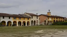 La suggestiva corte del borgo secentesco di Monticelli d’Oglio - © www.giornaledibrescia.it