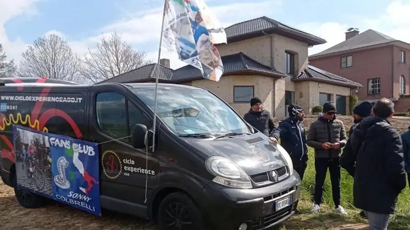 Il bus di Cicloexperience, i cicloamatori bresciani - © www.giornaledibrescia.it