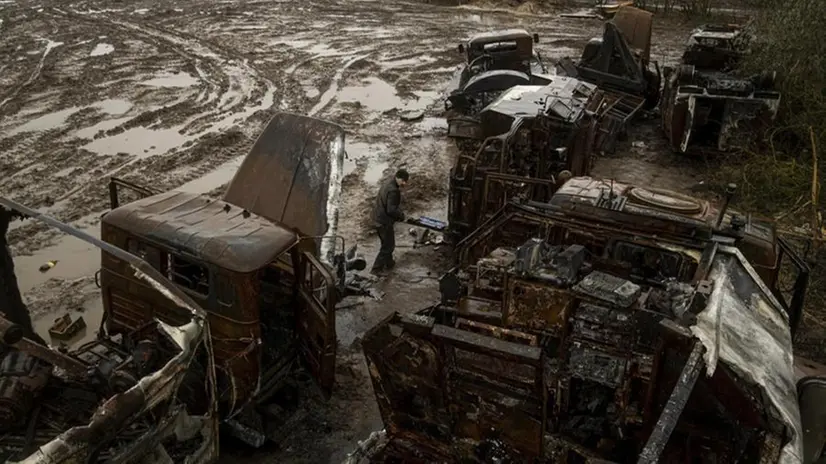 Un convoglio militare russo distrutto - Ansa  © www.giornaledibrescia.it