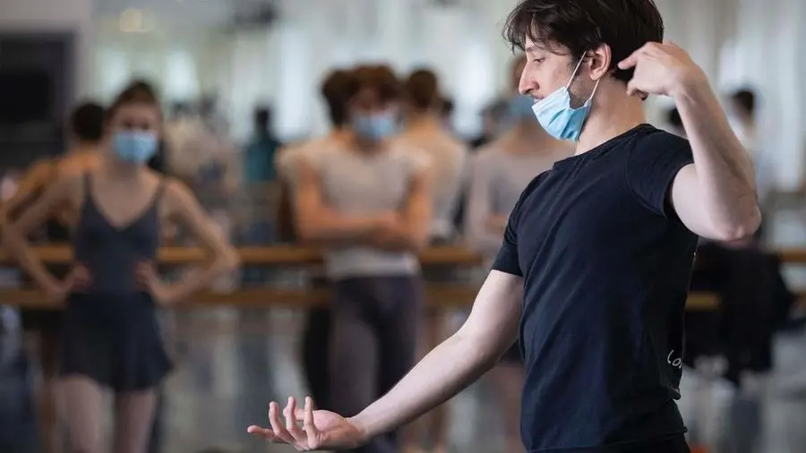 Valentino Zucchetti è tra i primi solisti del corpo di ballo della Royal Opera House di Londra
