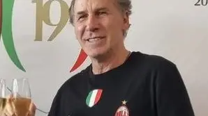 Franco Baresi brinda allo scudetto del Milan - © www.giornaledibrescia.it