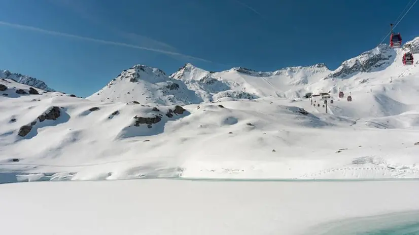 Scoppia il caldo, tornano i teli geotessili sul Presena