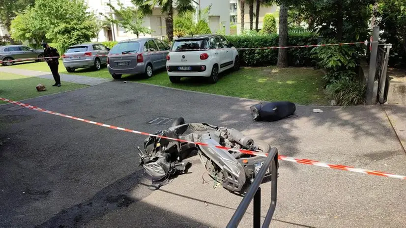 Il luogo dell'incidente e i mezzi coinvolti a Darfo
