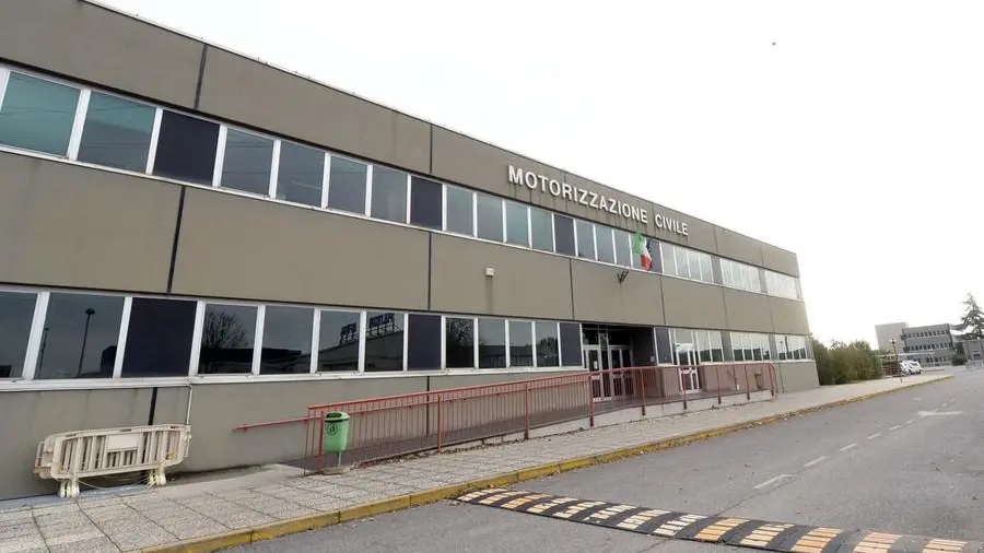 La sede di via Grandi a Brescia della Motorizzazione civile - Foto © www.giornaledibrescia.it