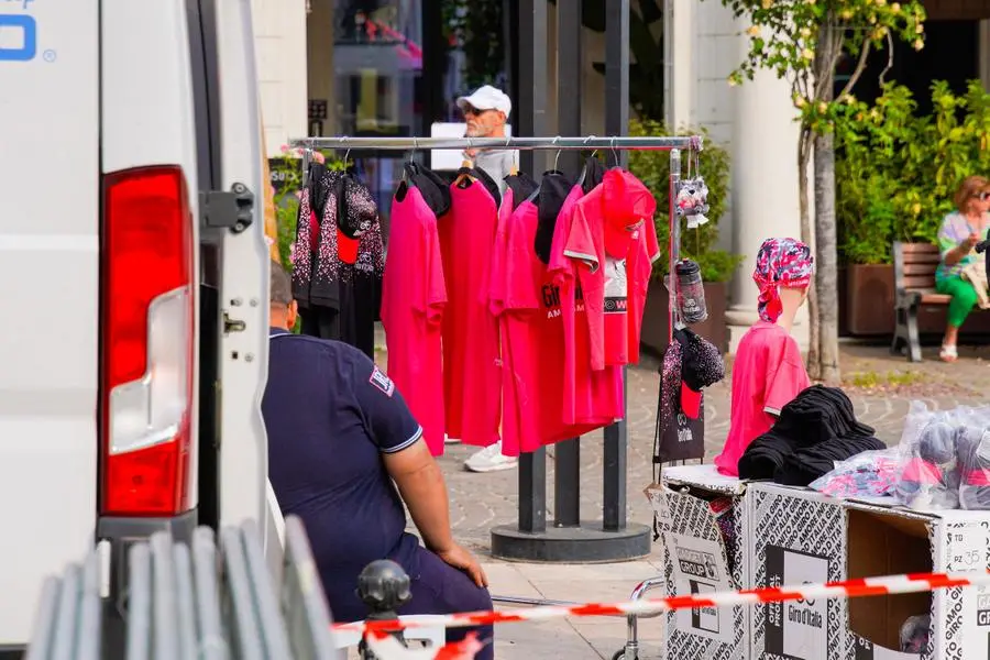 Preparativi per la tappa del Giro d'Italia a Salò
