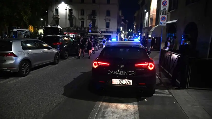 I carabinieri durante un controllo in centro storico