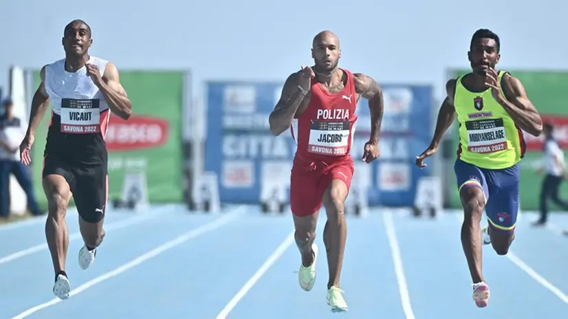Marcell Jacobs vince a Savona, nuovo oro sui 100 metri