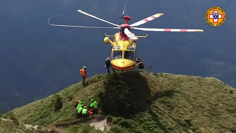 Nuova eliambulanza, Soccorso Alpino in addestramento a Caregno