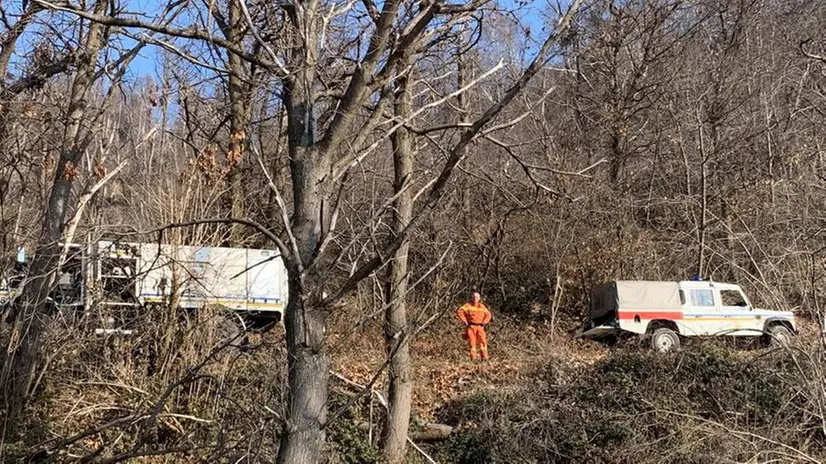 Sul posto ci sono anche gli uomini della Protezione civile della Val Carobbio - Foto tratta da Facebook