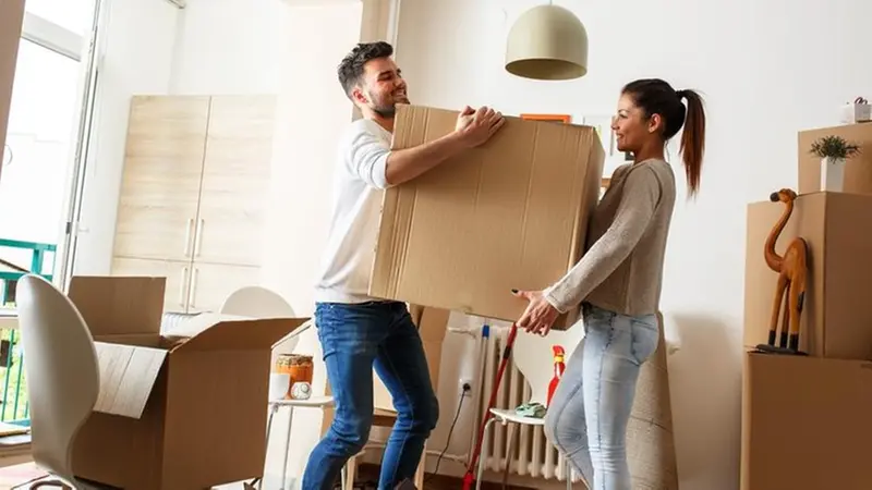 La Regione pensa anche ad aiuti rivolti a chi fatica a sostenere il costo di un affitto - © www.giornaledibrescia.it