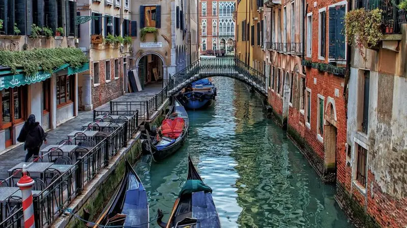 Uno scorcio pittoresco di un canale di Venezia