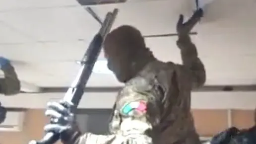 La ricerca di armi ed esplosivi durante l'operazione interforze di venerdì 11 marzo